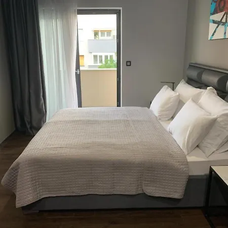 Апартаменти Roof 69