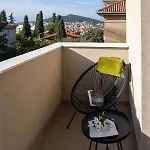 Roof 69 Split